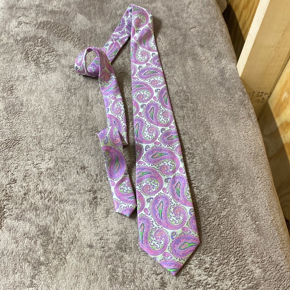 Lord R Colton men’s paisley tie multi colored